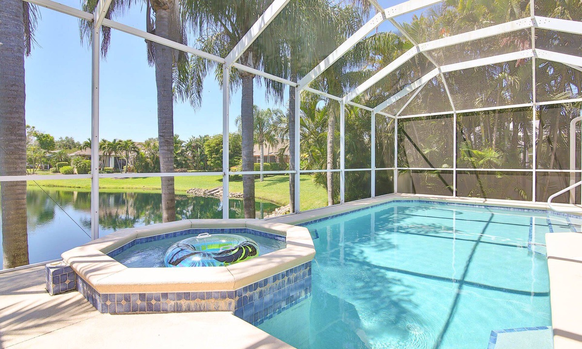 Heron's Watch House | Villa Lakeview - Private Pool And Just Minutes To The Beach