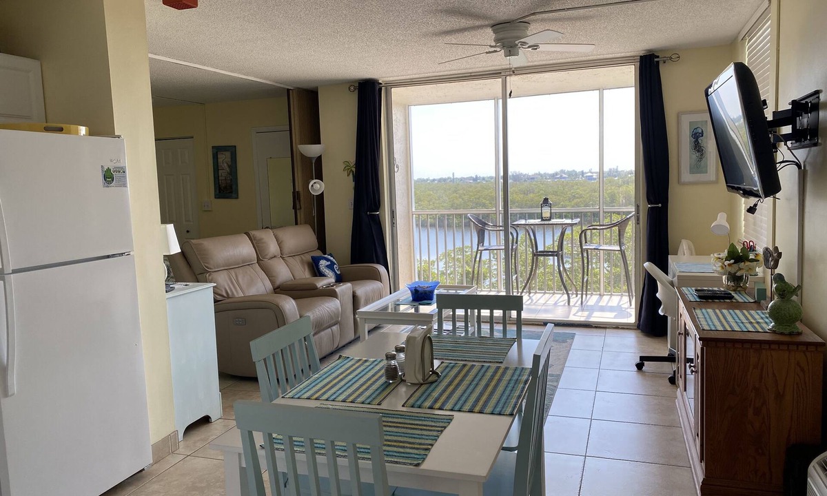 Bonita Shores Condo | Walk to Beach and Restaurants! Great Rates!