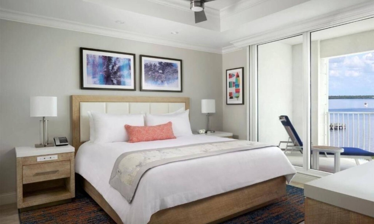 Charlotte Harbor Hotel | Waterfront 2-Room Stay – Charlotte Harbor Views Near Shopping and Dining
