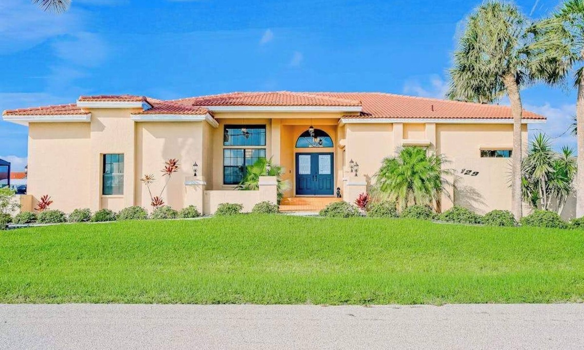 Edgewater House | Waterfront Escape with Heated Pool, Stunning Sunsets & Coastal Charm