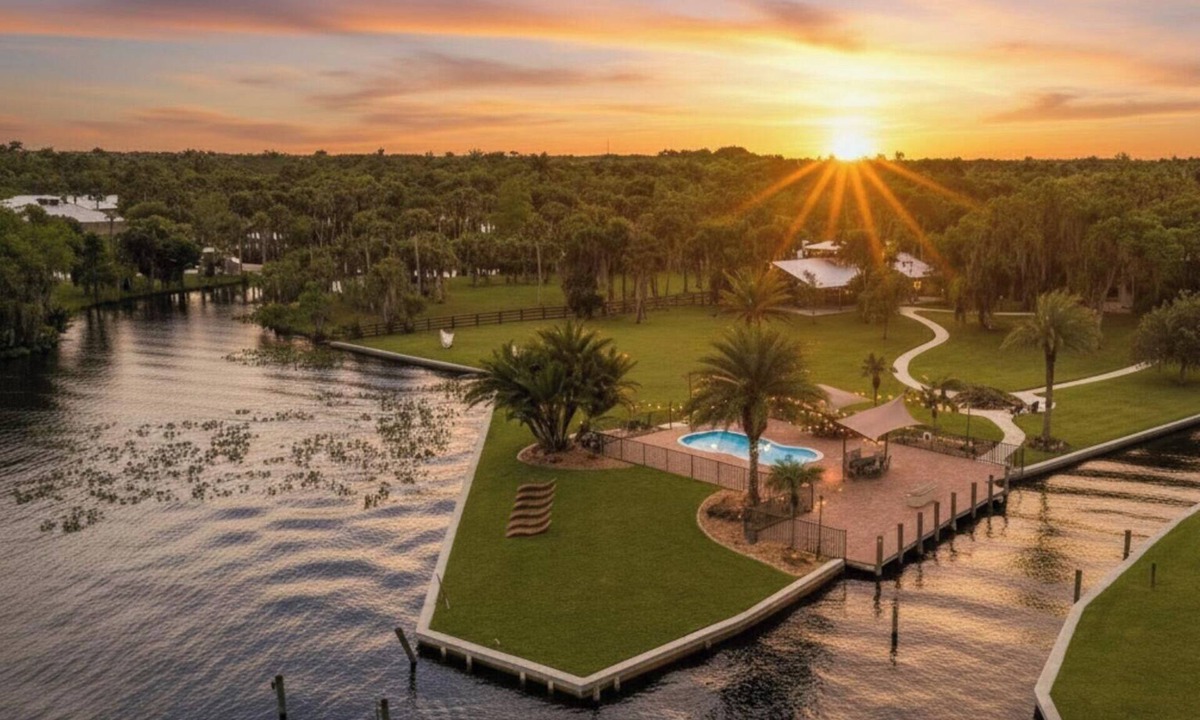 Alva House | Waterfront Farm Estate Pool, Theater, Kayaks