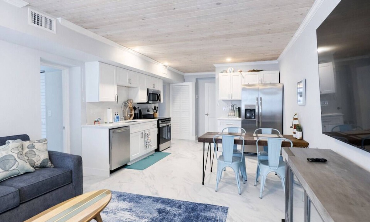 Matlacha Apartment | Waterfront Luxury in Matlacha. Renovated, 2 bed/1 bath - incredible location!