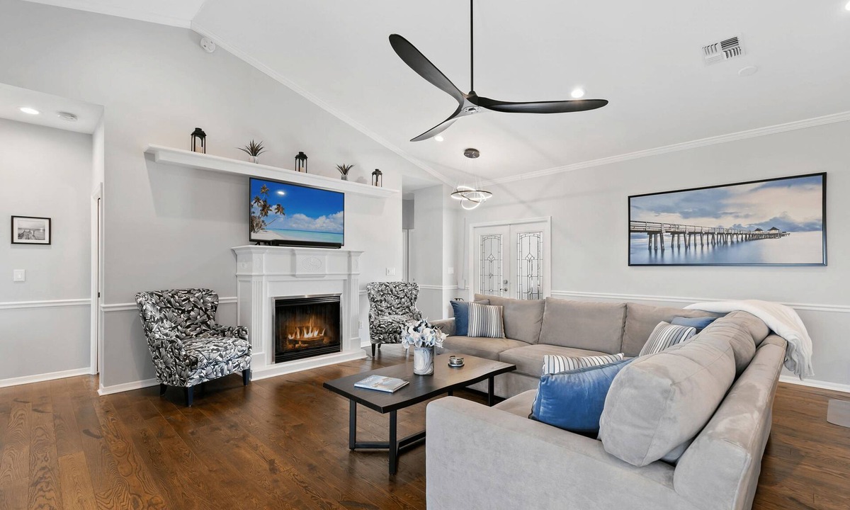 Falcons Glen House | 🌞 WOW! FIVE STAR Stunning Retreat! ~ Lely Resort ~ Golf ~ FREE Players Club!🌴