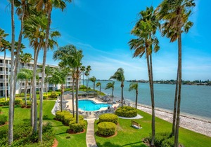 100 m² Condo ∙ 2 bedrooms ∙ 6 guests
