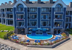 232 Edgewater | Lake Charlevoix Views | Downtown | Pool, Hot Tub, Sauna in Charlevoix