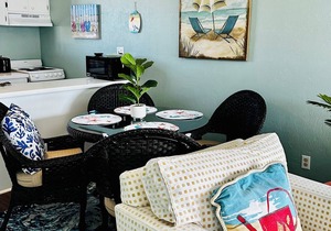 Beautiful Water views from the comfort of your condo & Private Lani