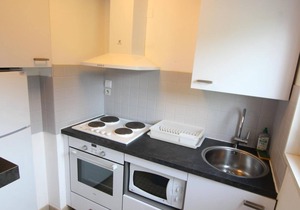 Family-Friendly Beach House with Sea Views, Terrace, BBQ, and Free WiFi in Bréhal-Saint-Martin de Bréhal