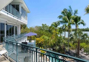 Gorgeous Bayfront Estate on Captiva Drive w/ Pool