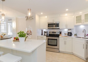 Modern, bright Vanderbilt beach condo