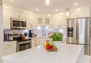 Modern, bright Vanderbilt beach condo