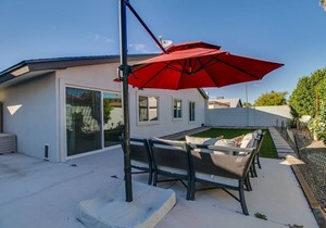 Modern Old Town Scottsdale Home w/Designer Touch! in Phoenix