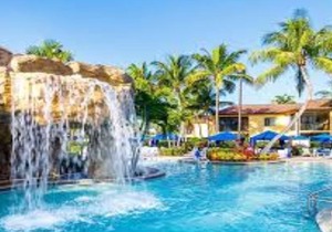 Naples Bay Resort 2 Bedroom Villa. Minutes from the beach!