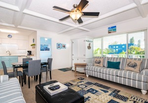 Palm Cay 3 · 3 Queen Beds · 2-Min Walk to Gulf