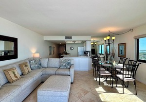 Sea Winds 1001: Amazing View! Beach Front Condo
