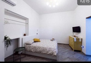 Studios Toledo 355 in Naples