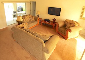 Superb Home Perfect Place, 3 bed 2 baths, SW facing pool and spa, near shops, restaurants, GOLF. Free wifi, bikes, gas BBQ, best home around.