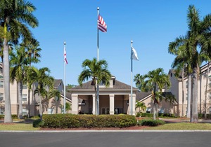 Vacation Starts Here! 3 Great Units, BBQ Facilities, Near Eagle Ridge Golf Club!