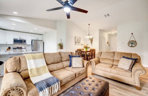 Sun 'N Lake Cottage | 1 Mi to Links! Resort Home Near Raceway in Sebring