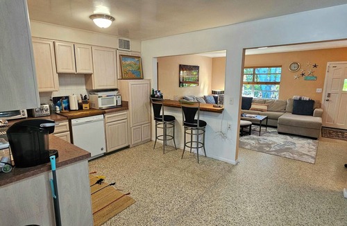 Sarasota House | 1 mile to Siesta Key! Early Bird Special & Low Wkly Rates! Heated Pool! BBQ