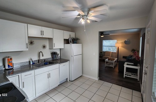 Warm Mineral Springs Apartment | #1 Vacation near Mineral Springs