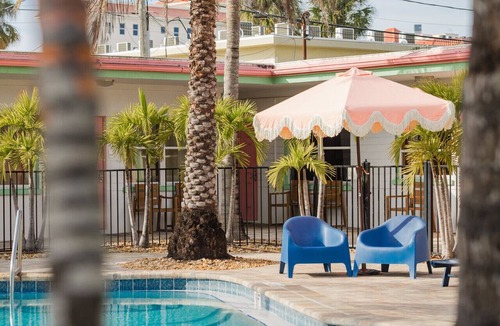 Bay Esplanade Apartment | 108 · ☀Pool✔ Kitchen✔ Beach✔ Self Checkin✔ Free Parking✔