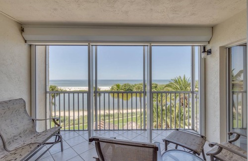 South Island Condo | 112 m² Condo ∙ 2 bedrooms ∙ 4 guests
