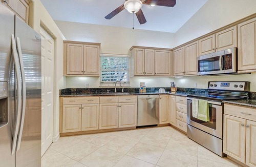 Naples Park House | 129/n from 189/n ! in August Naples Park, Heated Pool, Jacuzzi, close to beach !