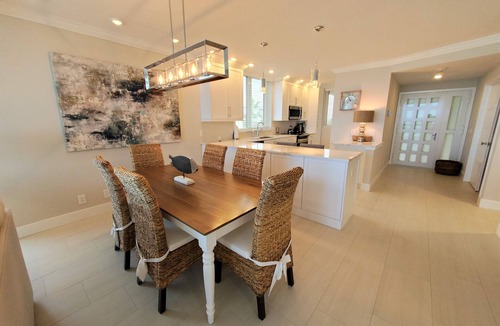Longboat Key Condo | 2/2 Corner Beachfront Condo, Pool, Fitness, Tennis