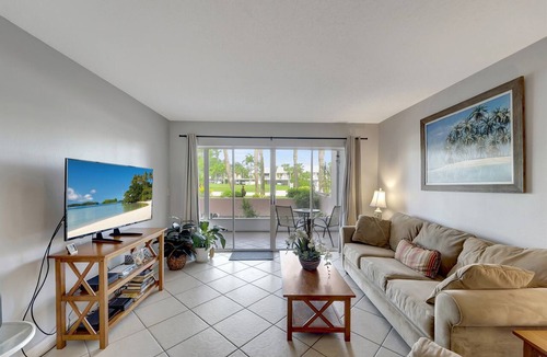 Plantation Condo | 2/2 Ground Unit 10 Min to beach on golf course