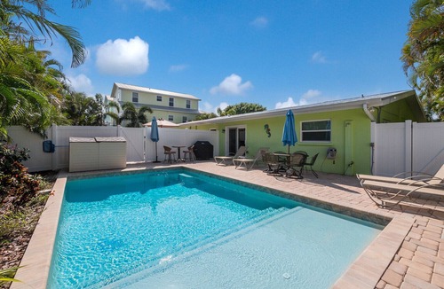 Holmes Beach House | 2 Bedroom/2 Bath Ground Level With a Heated Pool