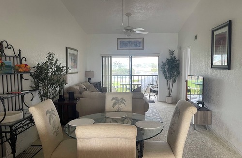 Deep Creek Condo | 2-bedroom condo in adorable Punta Gorda with cool AC