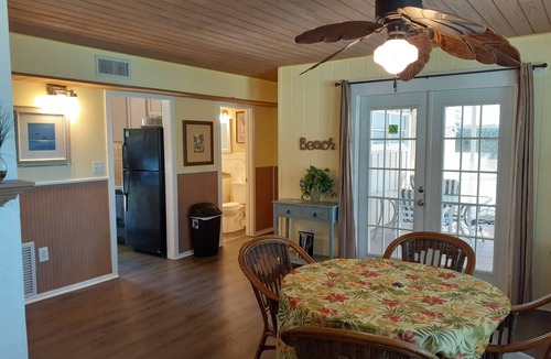 Longboat Key House | 2 BR Beach front villa with enclosed lanai overlooking the pool