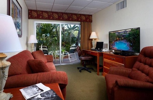 Moorings Hotel | 2 Units | Naples Stay | Near 9th St N Attractions and Shopping Spots