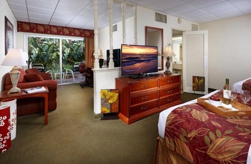 Moorings Hotel | 2 Units | Naples Stay | Near 9th St N Attractions and Shopping Spots