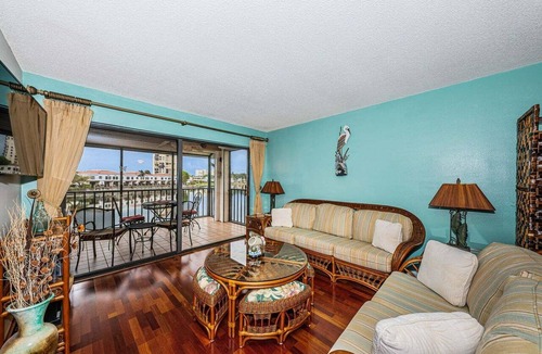 St. Petersburg Villa | 2BR/2BA Lakeview condo with pool, hot tub & WiFi in St. Pete