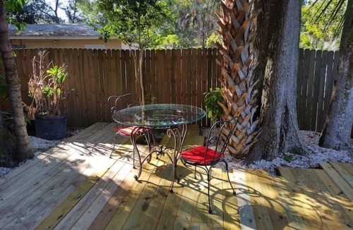 United Central Apartment | 2BR! Cozy -Quaint - Centrally Located!