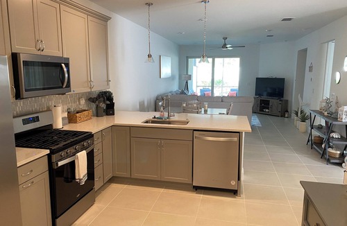 Englewood Condo | 3-bedroom condo in "Beachwalk" Englewood with WiFi, fitness room, AC, & pool.