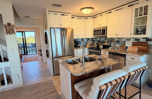 Bokeelia Condo | 3-bedroom condo with boat slip on Jug Creek in pleasant Bokeelia