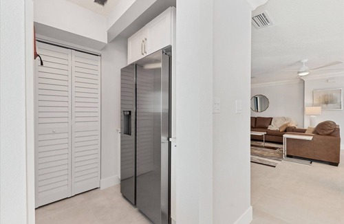 Ringling Park House | 3-bedroom house, Heated Saltwater Pool w/cage and NEW furniture