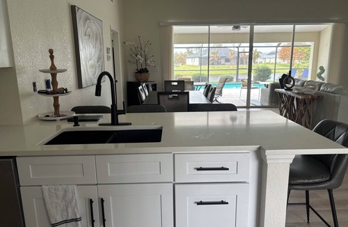 White Marsh House | 3-bedroom house in adorable Rotonda West Visit the Muskoka Modern Retreat