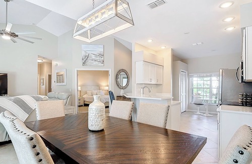 Falcons Glen House | 3 Bedroom Lely Resort Retreat with Heated Pool and Players Club
