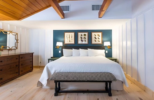 Captiva Hotel | 3BR Family Cottage | Porch | Pools | Free Parking | Tropical Captiva Stay