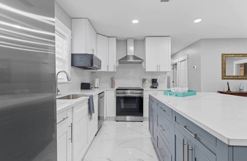 West Bradenton House | 4 Ensuites Pool 4 Parking Outdoor dining and grill