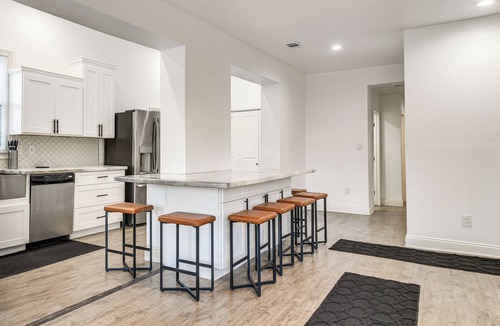 St. Petersburg House | 4 Mi to Dtwn St Pete! Pet-Friendly Home w/Yard