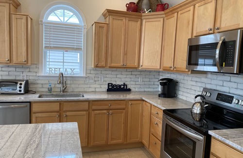 North End Condo | 4BR - 3 Bath/9th & Central