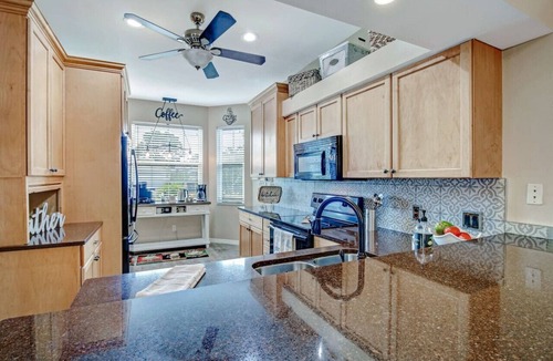 Central Naples House | 5* Florida living. Stylish & tranquil pool home in Briarwood