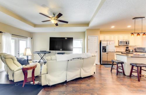 Vamo House | 5 Mi to Beach: Family Retreat in Sarasota!