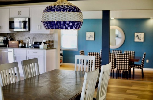 South Island House | 5 minutes to beach! Entire Family-sized Beach Home:Heated Pool & Game Room