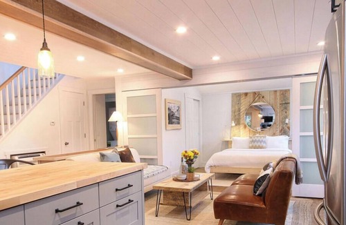 Spartanburg Cottage | 5★ Stunning Designer Cottage In Beautiful Neighborhood - Walk to Downtown