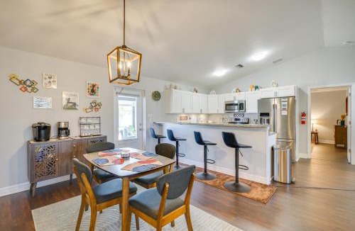 Fort Myers House | 7 Mi to River District: Cape Coral Home w/Lanai